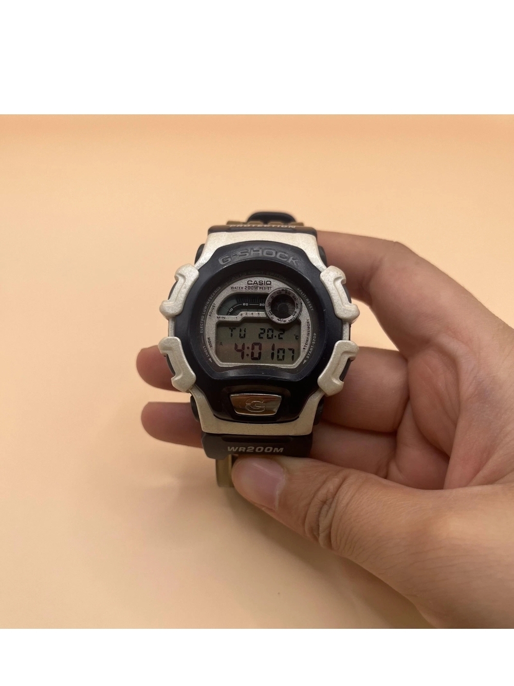 Vintage Casio G-Shock Triple Crown Surfing Watch Mens Digital WR200M Hawaii